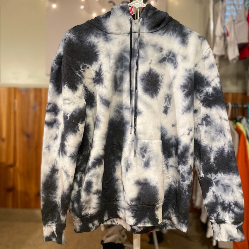 large hoodie super soft !